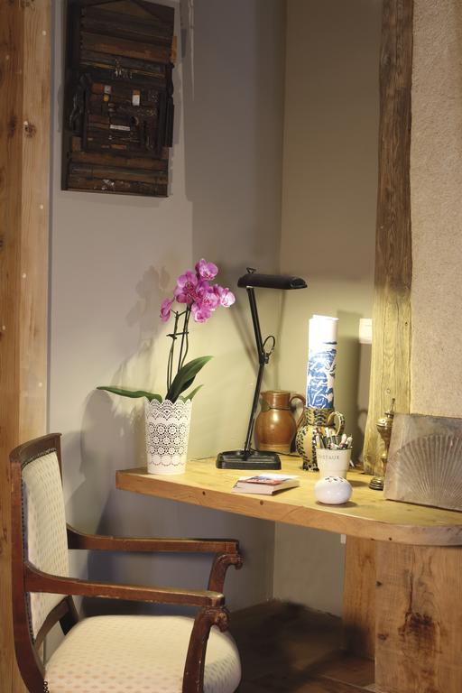 La Casa De Boulbon Bed and Breakfast Kamer foto