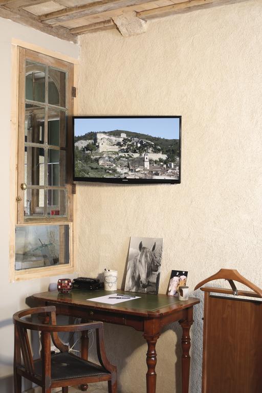La Casa De Boulbon Bed and Breakfast Kamer foto